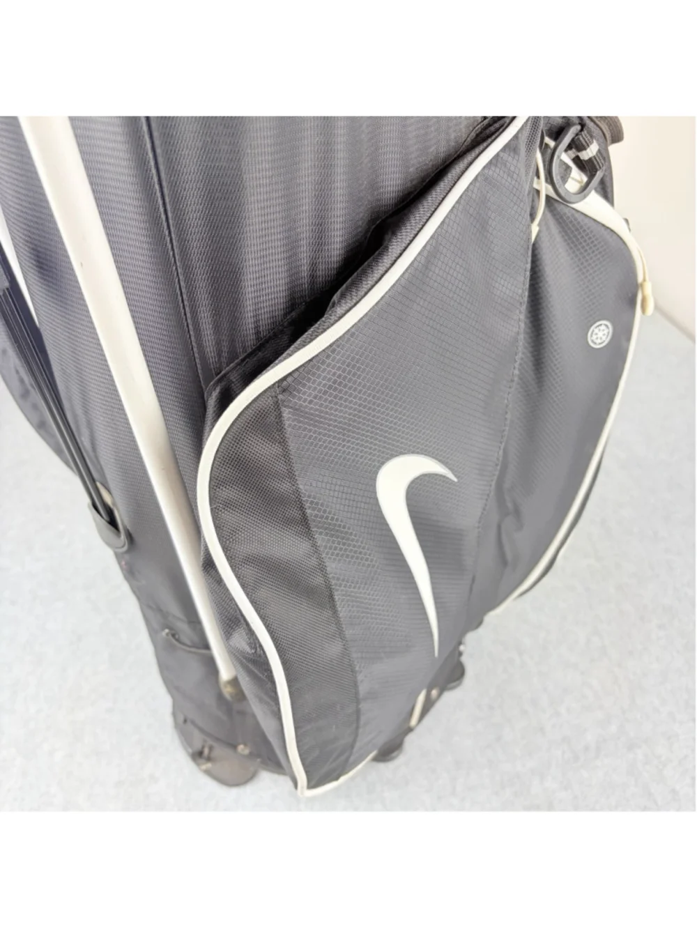 NIKE Xtreme Sport IV Golf Stand Carry Bag Black White 8-Way Dual Strap